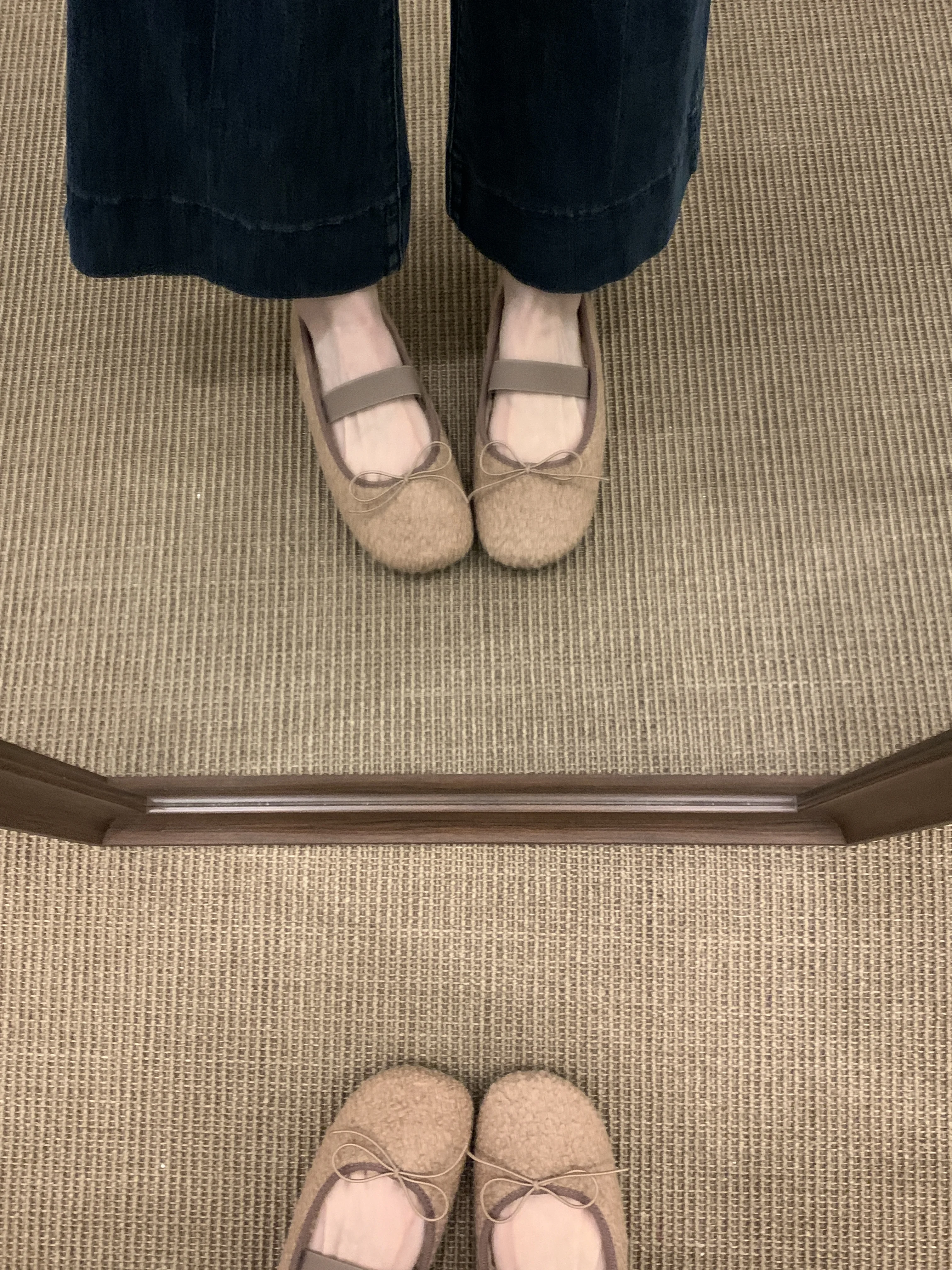 女性の靴秋のバレエフラットボウノット女性の靴ソフトローファーファー付き秋バレリーナ蝶サマードレススリッポン