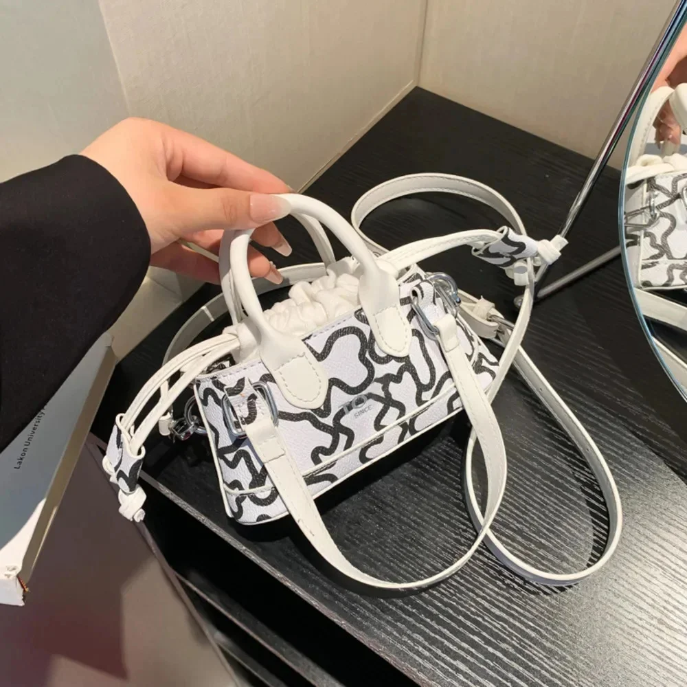 Kadınlar için Mini Pu deri kova çanta yeni kore moda trendi Crossbody kadın omuzdan askili çanta çanta lüks tasarım çantalar