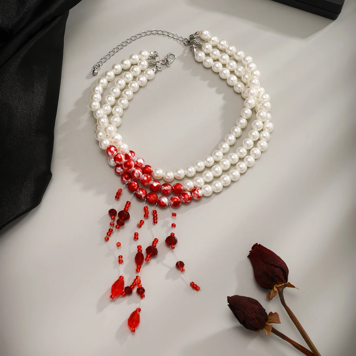 PuRui Gothic Mehrschichtige Imitationsperlen-Anhänger-Halskette für Frauen Rote Blutkristallperlen Quasten-Choker Halloween-Party-Schmuck – Detail 8