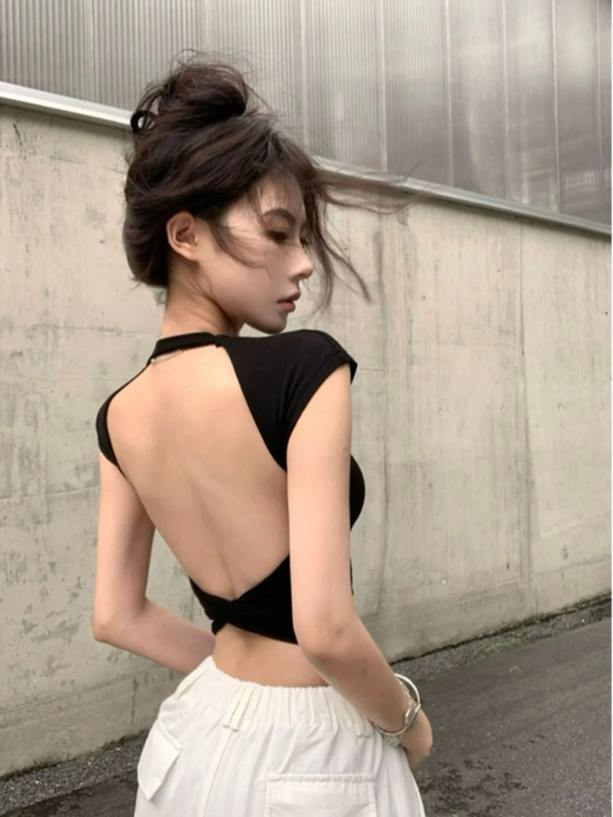 American Salt Series Beautiful Half Sleeve T-Shirt Women Summer 2024 New Tight Short Hollow Back Sexy Spicy Girl Top
