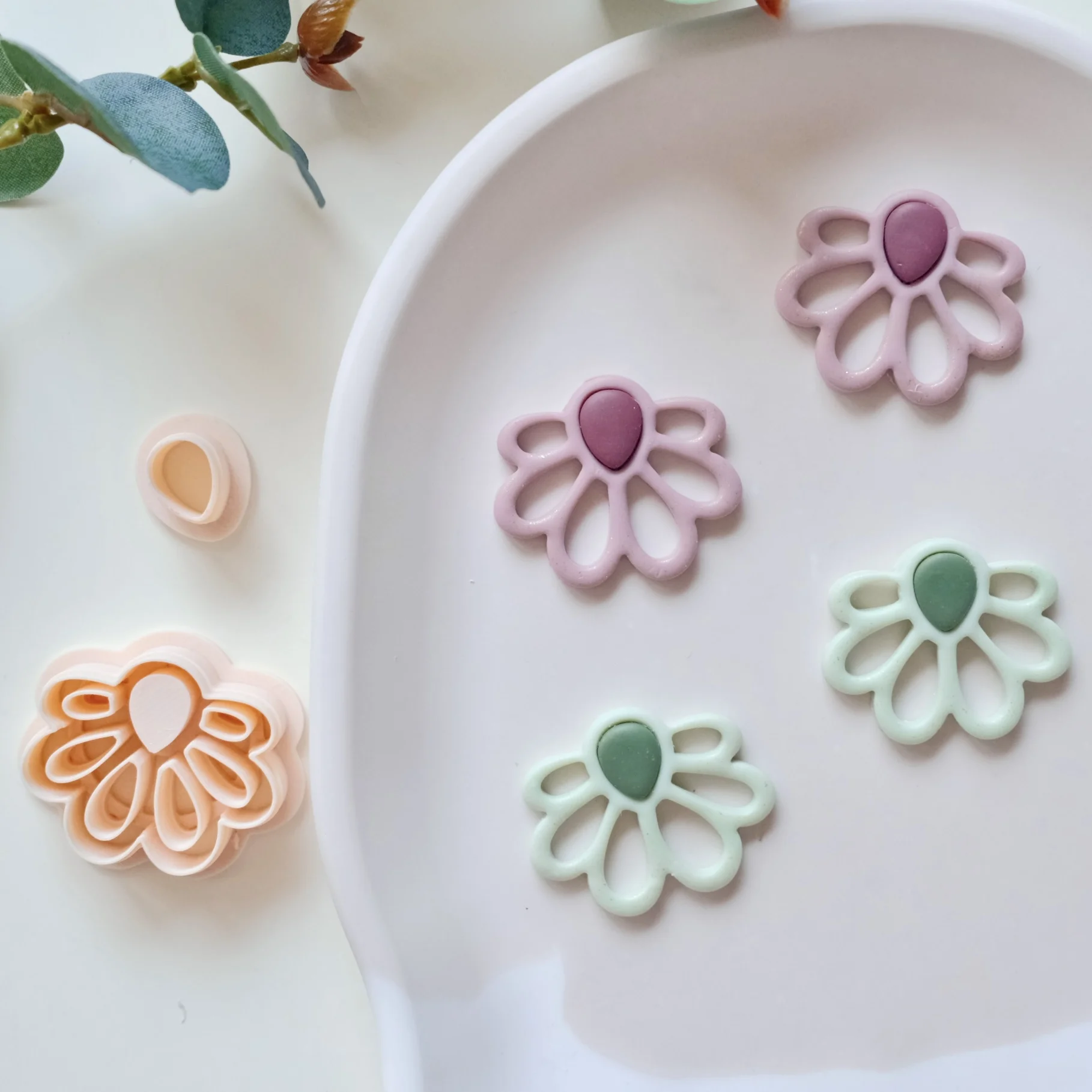 2pcs Boho Flowers Jewelry Making Kits, Petal Loop Cutout Dangle Clay Earring Cutters, Hollow Design Flowers Clay Molds
