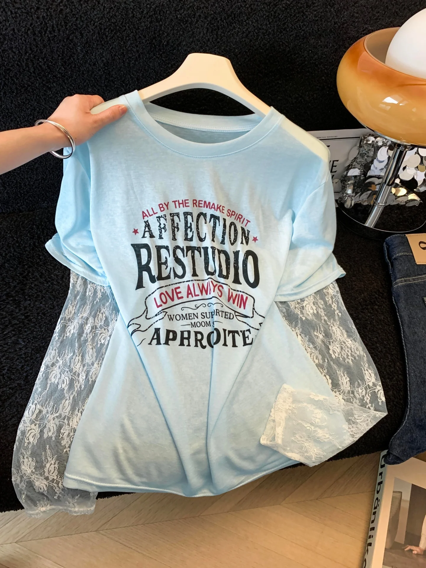 

Blue Lace Splice Long Sleeve UV Protection T-Shirt Women Summer Letter Print round Neck Fake Two-Piece Air Conditioning Cover...