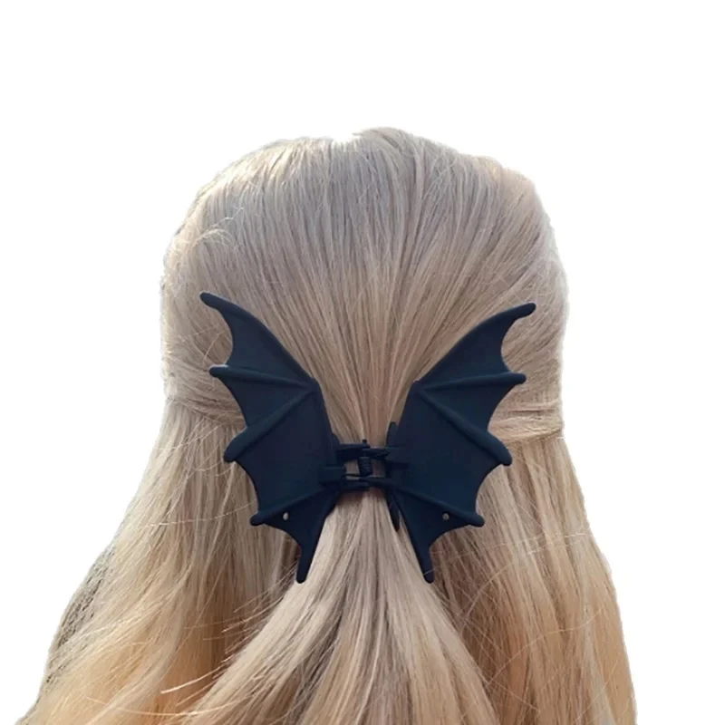 

Halloween metal bat catcher clip simple temperament hair catcher women's back of the head hair disc shark clip hair clip headwea