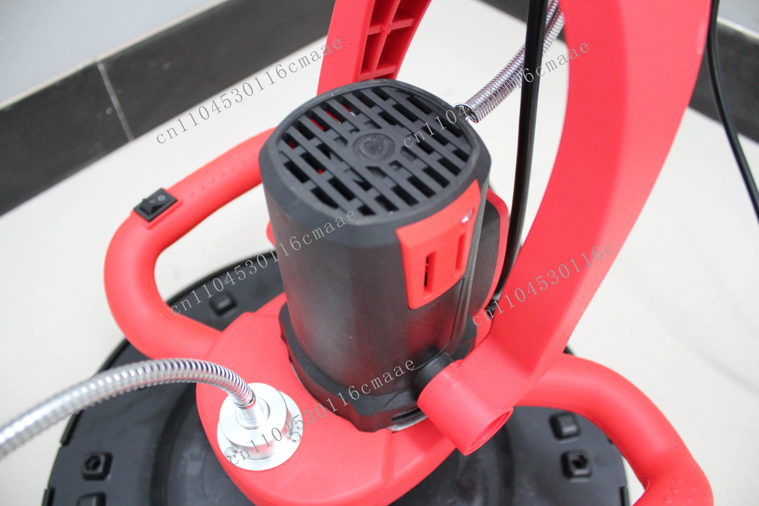 Portable electric automatic plastering machine is used for plastering and polishing cement walls