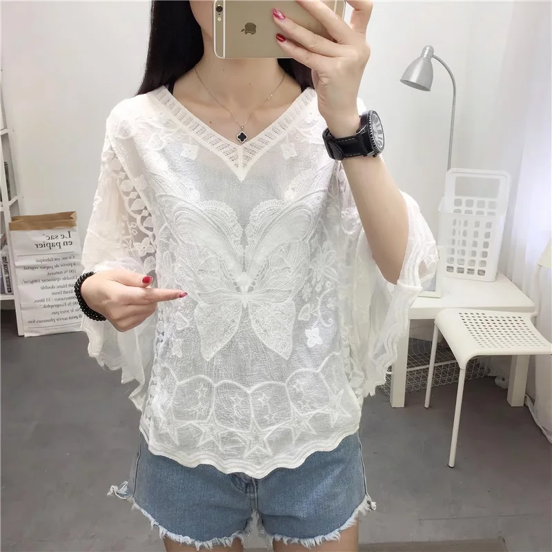 Lente Zomer Mode Witte V-hals Baty Mouw vrouwen Blouse Casual Losse Trui Zoete Geborduurde Kant Dame Tops Nieuwe MS16