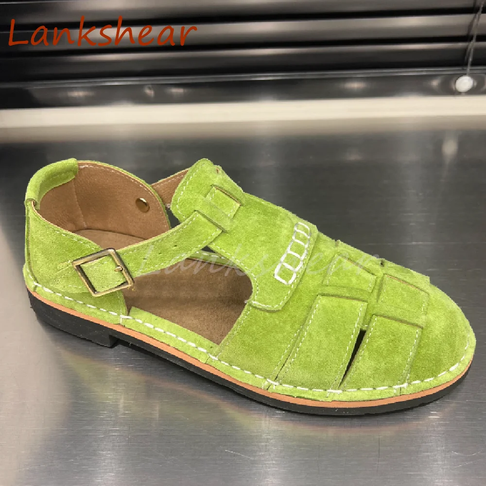 Sandalias huecas de punta redonda para mujer, zapatos de suela plana con cubierta sólida, correa de hebilla de tacón, diseño de nicho, novedad de verano