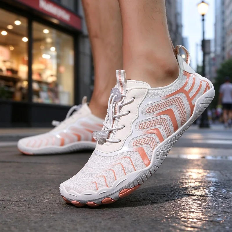 New men's fashion casual sports shoes non-slip and wear-resistant fitness sports shoes outdoor beach swimming shoes