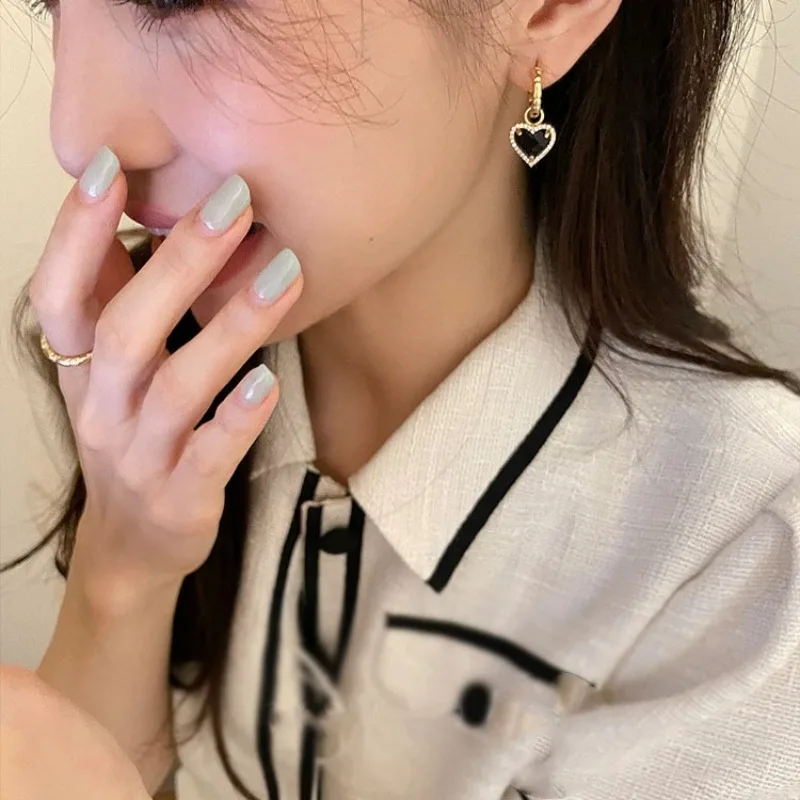 Fashion Black LOVE Heart Zircon Drop Earrings for Women Couple Creative Elegant Holiday Party Jewelry Accessories