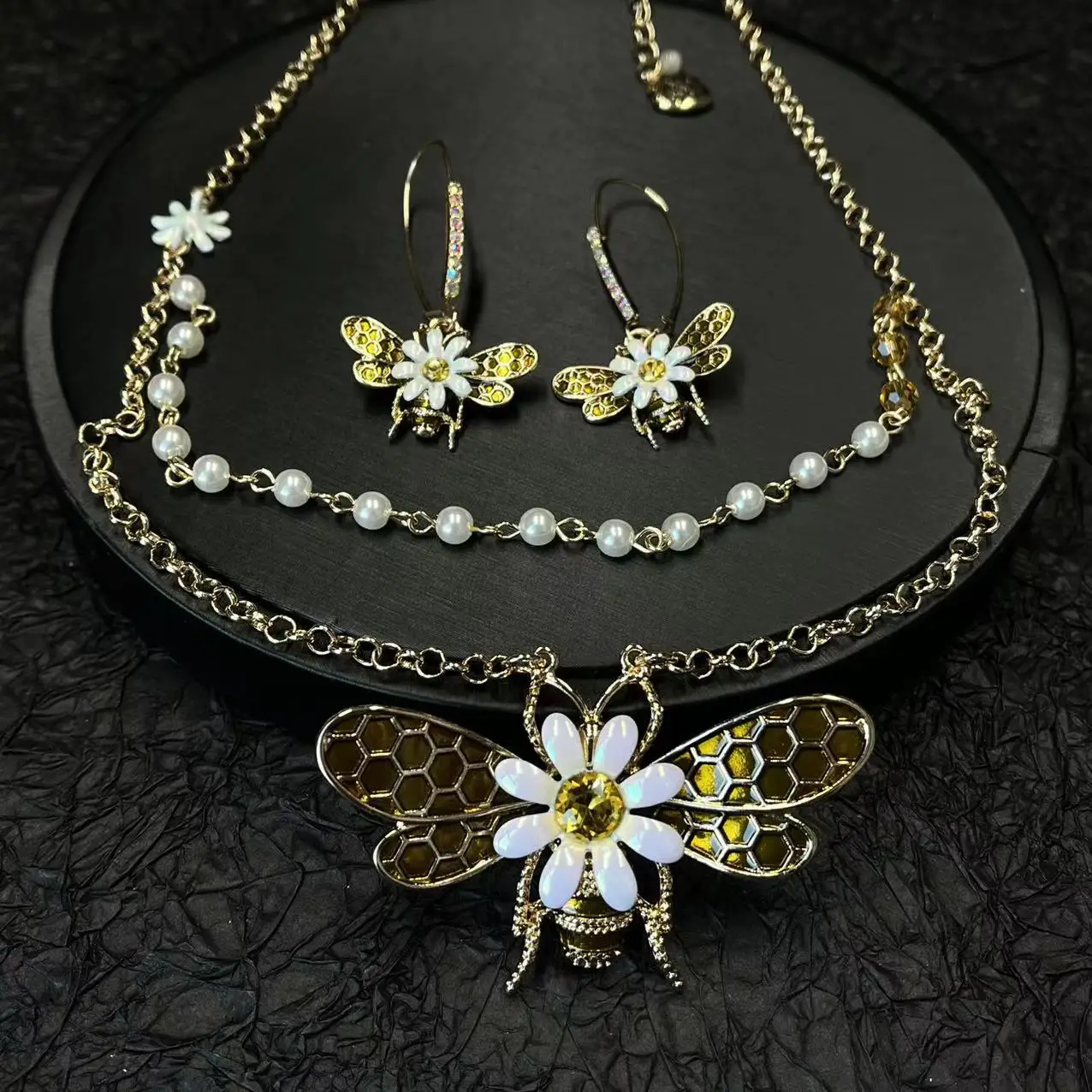 

European and American medieval white bee earring necklace