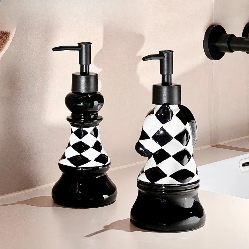 Retro Chess Piece Ceramic Lotion Bottle Checkerboard Pattern Soap Dispenser Creative Chess Knight Rook Design for Bathroom Gifts