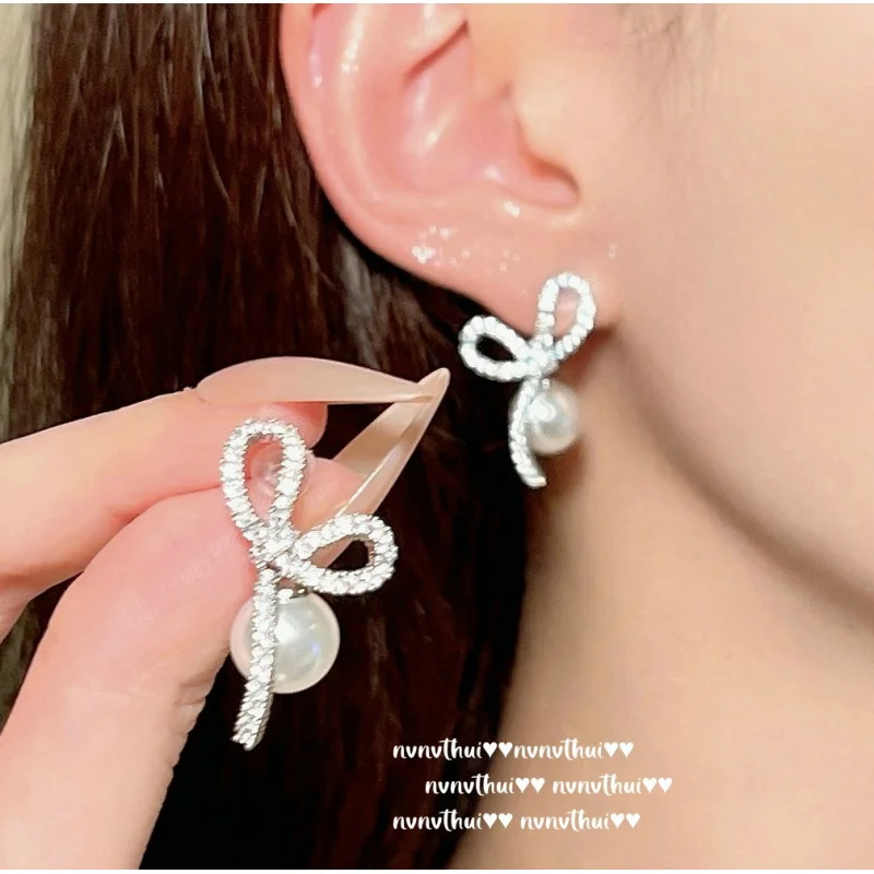 

Mermaid Princess Teardrop Gemstone Tassel Necklace Tahiti Shijia Ao White Pearl Bowknot Earrings Suit