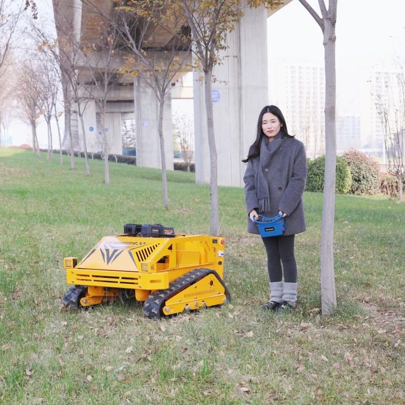 

Индивидуальная сверхмощная дизельная косилка, ширина резки 550 см, ширина резки, гусеничный тип с дистанционным управлением для фермерского сада