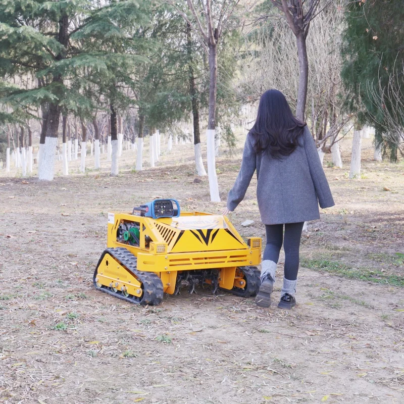 تخصيص التضاريس المعقدة جزازة العشب نوع المسار جهاز ذكي للتحكم عن بعد آلة إزالة الأعشاب الضارة الدوارة