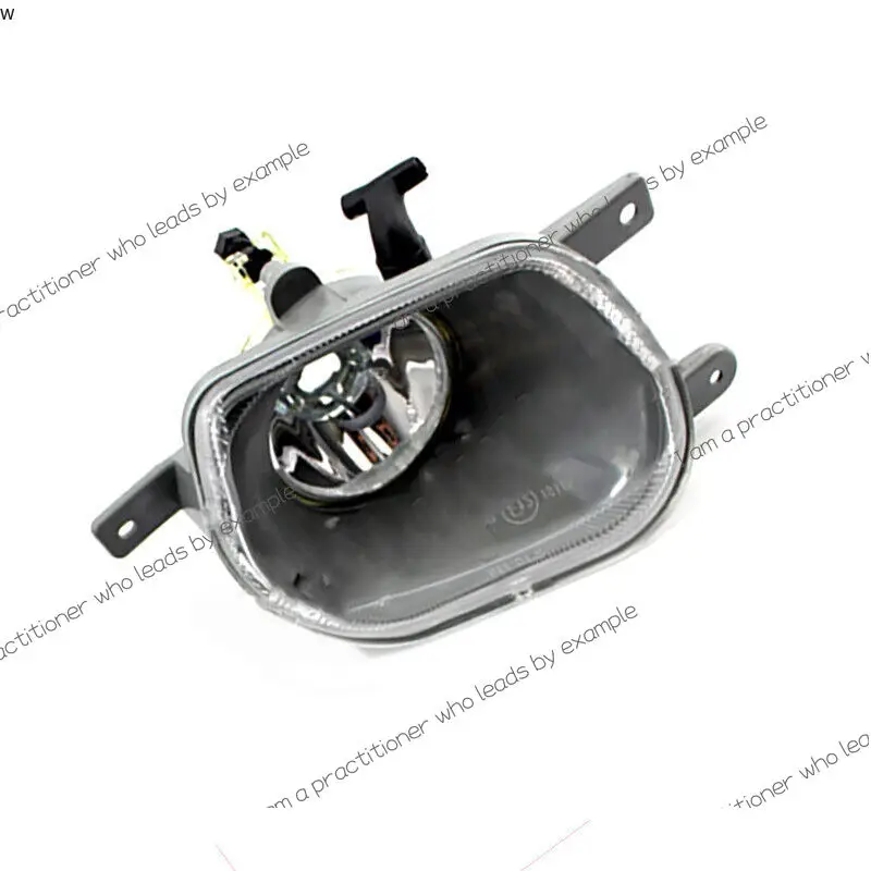 For 2003 - 2014 Volvo XC90 Front Fog Light 31111182 31111183