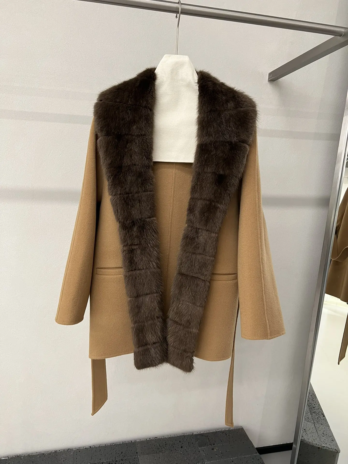 

Женское кашемировое пальто высокого качества с воротником-стойкой в стиле ретро, осенне-зимнее новое кашемировое пальто с воротником из норки