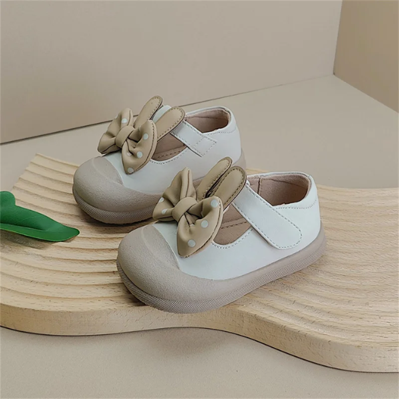 ربيع جديد حذاء طفل للفتيات الجلود فراشة عقدة طفل الأميرة أحذية لينة وحيد في الهواء الطلق موضة أطفال حذا فردي للسيدات