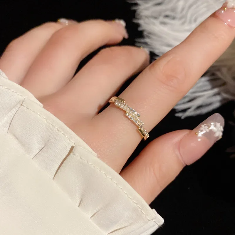 Korean Version of Personalized Index Finger Pearl One-word Ring for Women