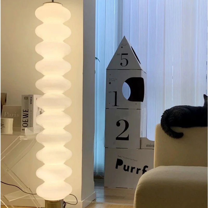 Floor lamp, living room, sofa, side sofa, a few ambiences, decorated superior vertical bedroom