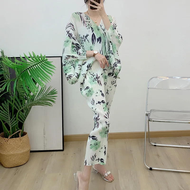 

Miyake Pleated Plunging V neck high quality Long dress 2023 summer chic design sense printing foldamaxi dresses for women