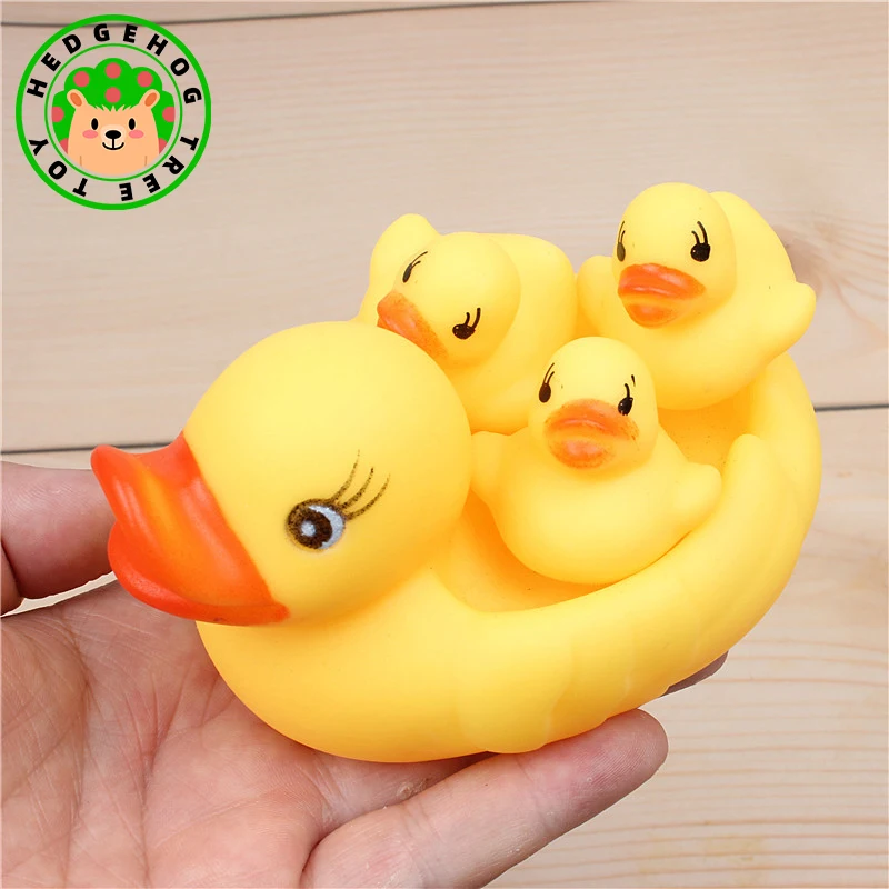 

4Pcs Yellow Duck Family with Squeeze Sound Bath Toy Soft Rubber Float Cute Duck Play Bath Christmas Gift For Children Kids Baby