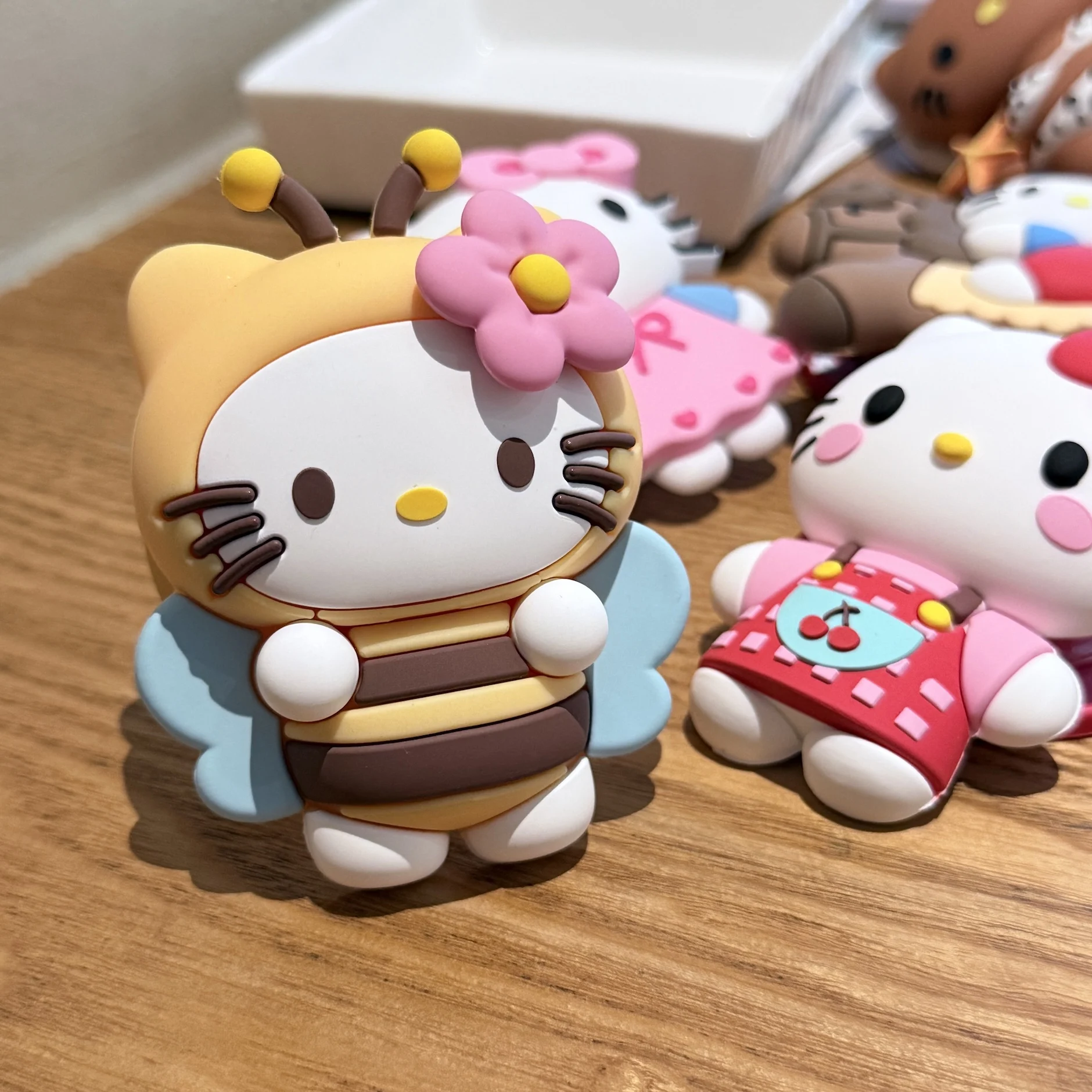 Cartoon Kawaii Stil Silikon Saugmagnet Handyhalter für Hello Kitty Praktisches praktisches bevorzugtes Geschenk Must-Haves