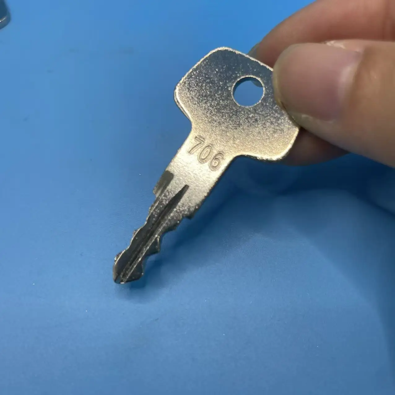 1/5/10PCS 706 Keys For Liebherr Industrial Construction Heavy Equipment Fuel Cap J2