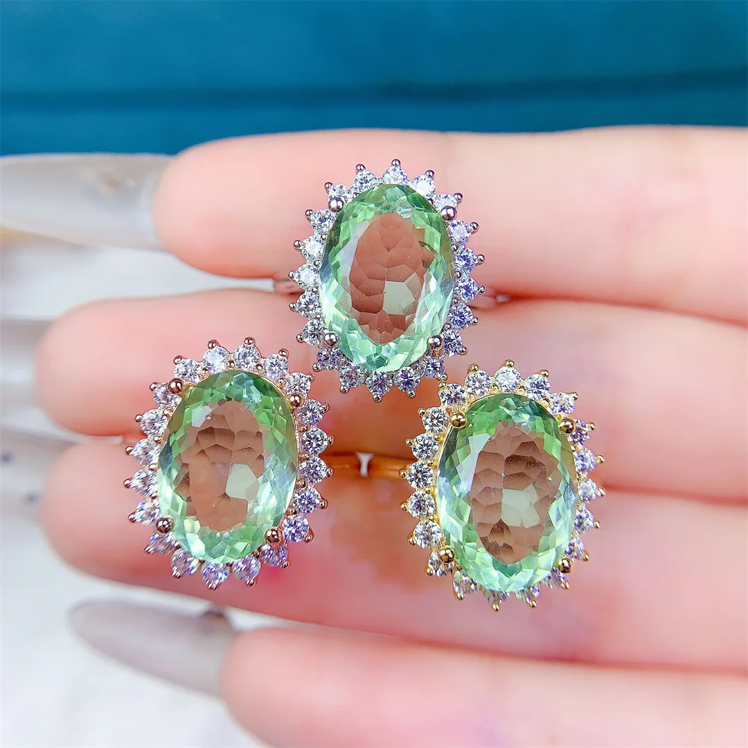 

Breathtaking S925 Silver Ring with Bold Green Crystal – Modern Glittering Jewelry for Daily Luxury Sophisticated