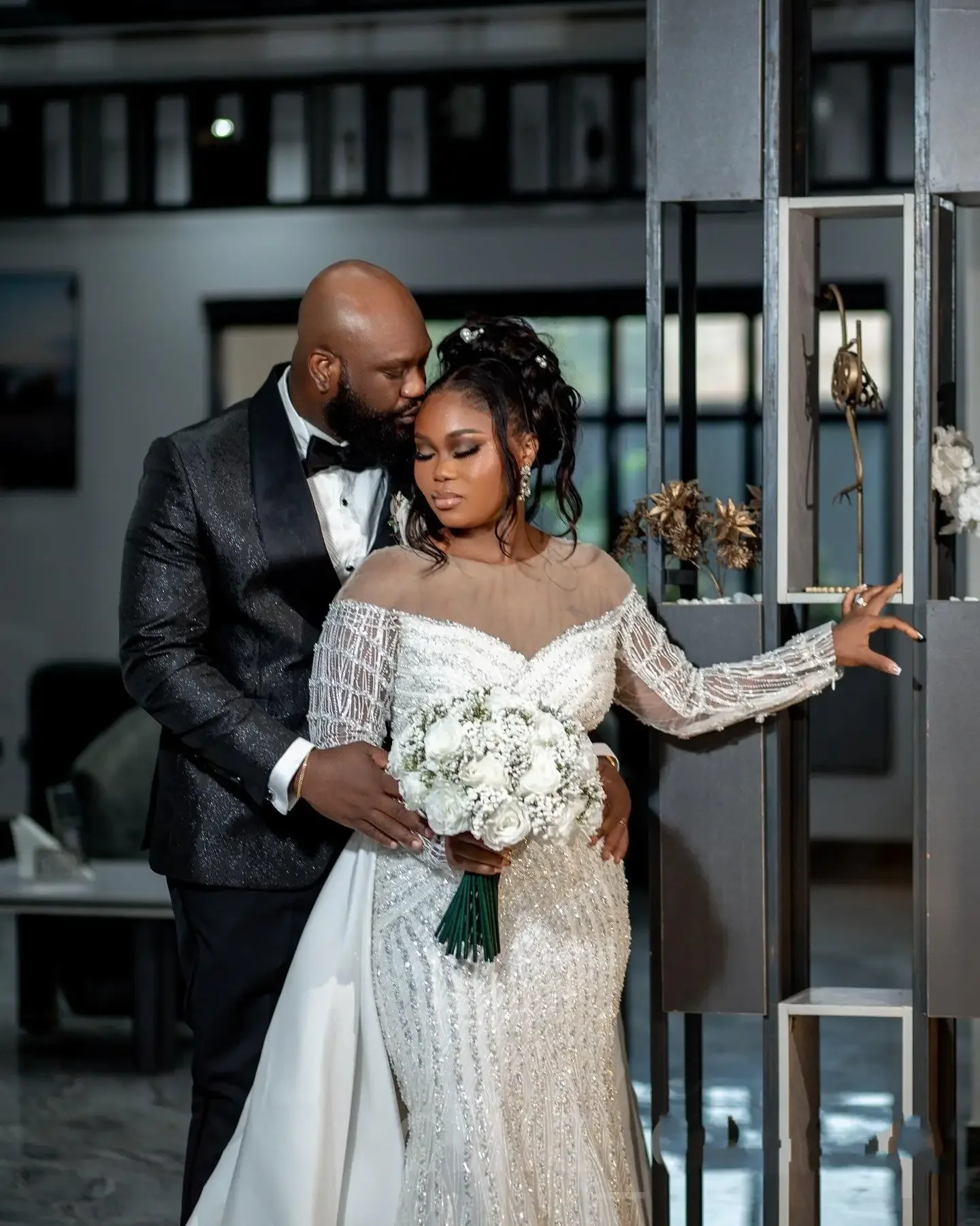 

Customized Scoop Neck Shinny Sequins Beads Wedding Dress Vestidos De Novia Long Sleeves Bridal Gown with Removable Skirt