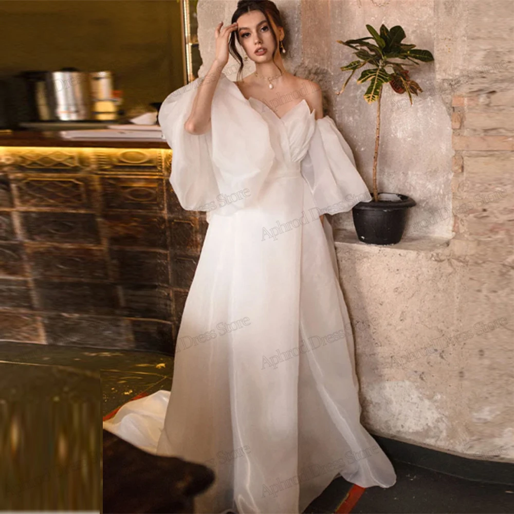 

Graceful Wedding Dresses A-Line Tulle Tiered Illusion Bridal Gowns Flare Sleeves Floor Length Robes Glamorous Vestidos De Novia