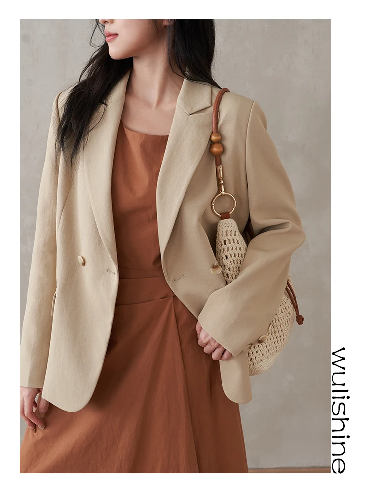 

Женское пальто средней длины цвета хаки, приталенное, с длинными рукавами, на двух пуговицах, для деловых встреч и повседневной носки