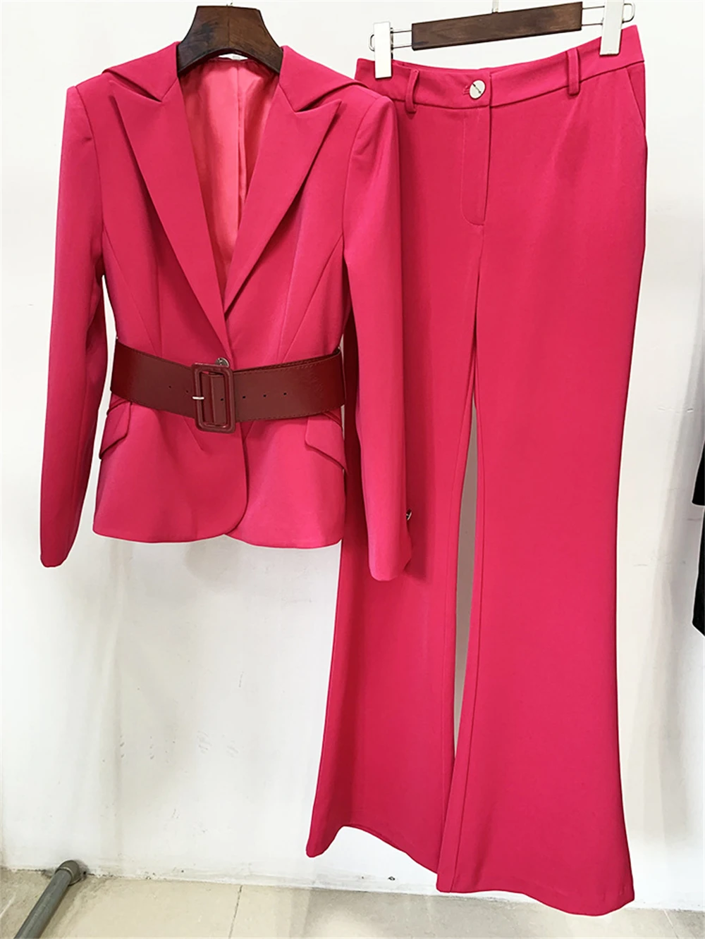 Fuchsia Formal Suit Set For Women With Belt Slim Fitting 2 pcs Tuxedo Outfit Including Blazer, Pants Belt Office Business Suits