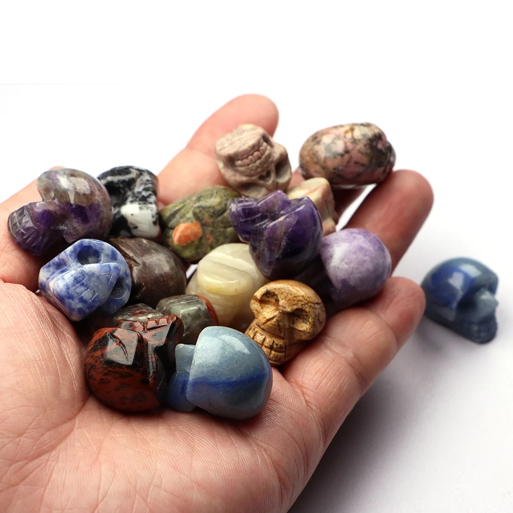 20pcs Natural Stone Carved Vintage Charm Terminator Skull Head Beads for Men Women Pendant Keychain Crystals Jewelry Accessories