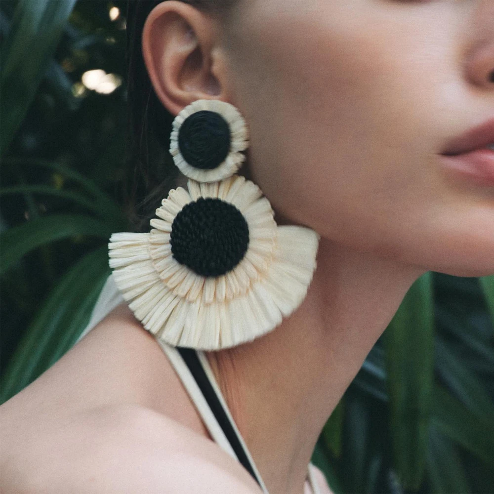 اليدوية أسود أبيض لافيت العشب عباد الشمس قلادة الأقراط العصرية مبالغ فيها زهرة كبيرة أقراط مجوهرات نسائية اكسسوارات #1