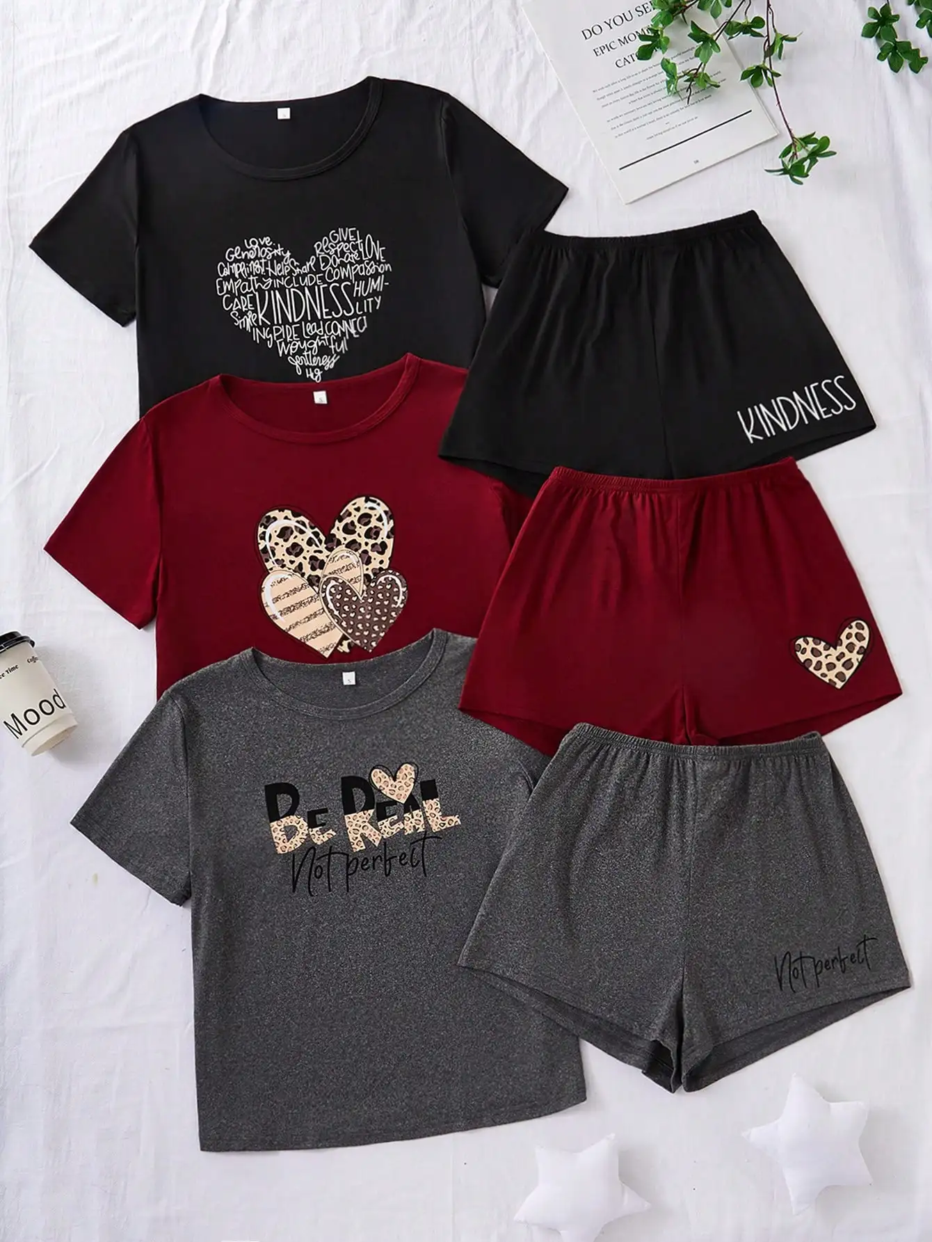 

Женский пижамный комплект из 3 предметов с короткими рукавами и принтом в виде сердечек и надписей