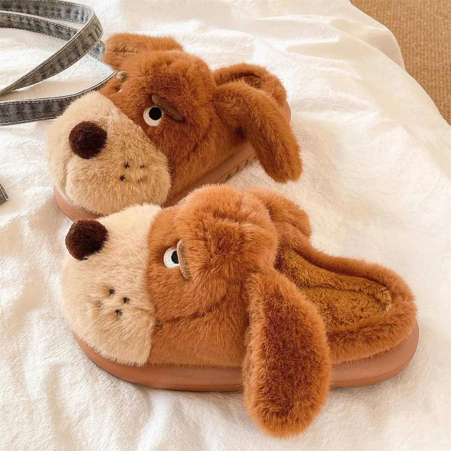 

Women's Home Slippers 2025 Winter New Plush Cotton Slippers Household Indoor Non-Slip Warm Cute Retriever Closed Toe Slippers