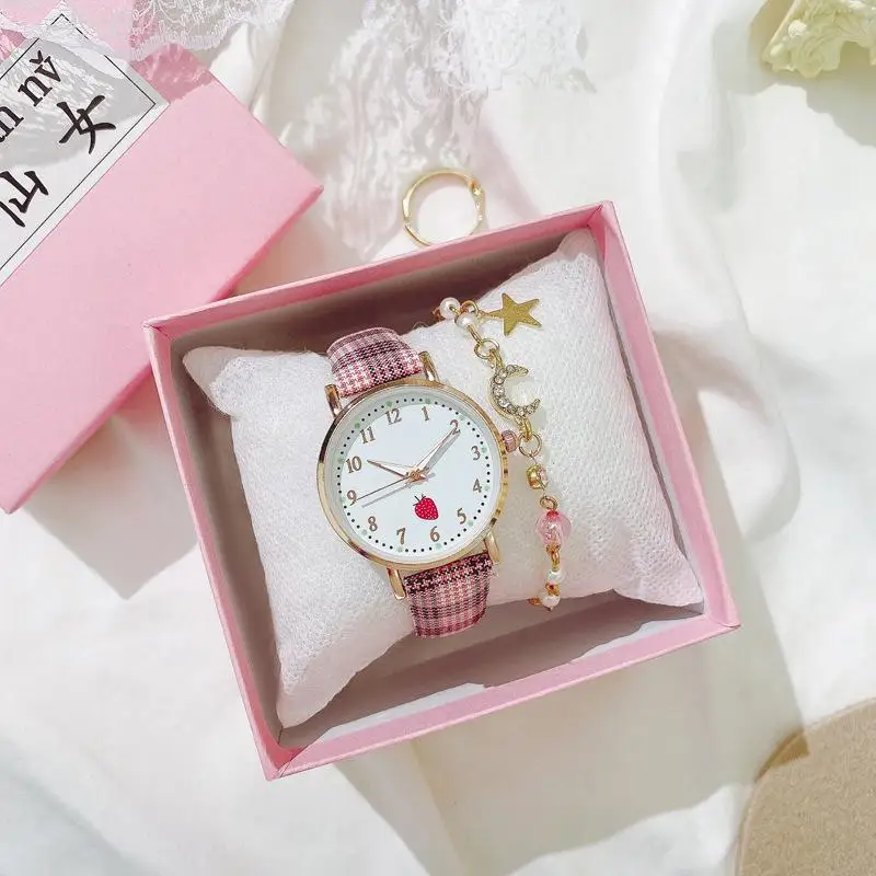 Girls Cute Fashion Watch Students Strawberry Pattern Round Dial Hundred Quartz Watch