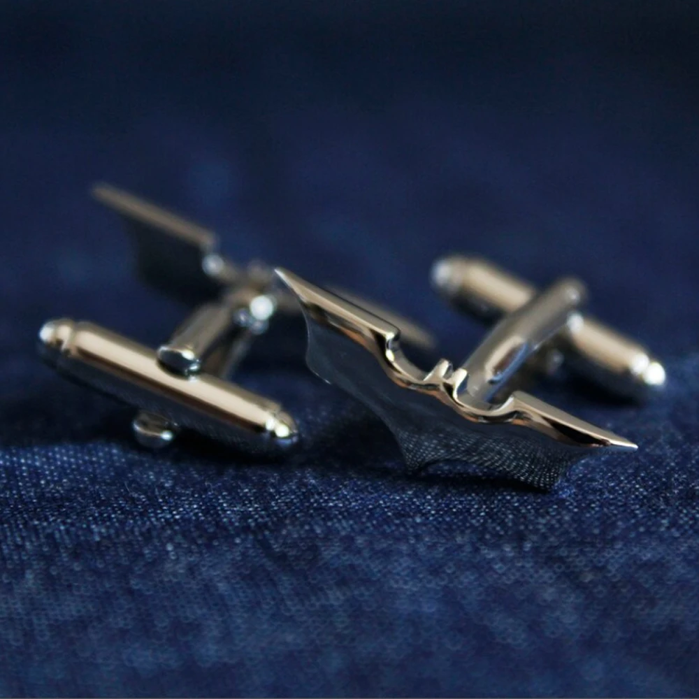Wholesale 2025 New Men's Bat Cufflinks Shiny Silver Superhero Movie Star Design Quality Stainless Steel Cufflinks