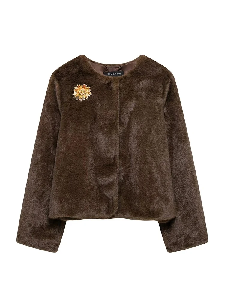 

Women's Fashion 2024 Fall/Winter Vintage Simple Brown Round Collar Faux Fur Effect Jacket Chic Brooch Decoration Jacket