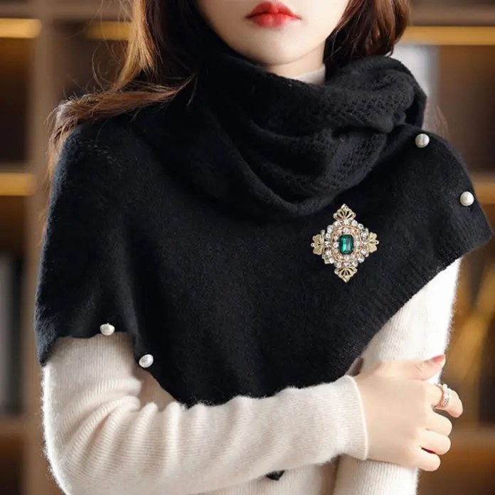 Baroque Style Women Elegant Vintage Emerald Rhinestone Brooches Pins Cross Chains Pearl Badges Suit Jewelry Party Wedding Buckle