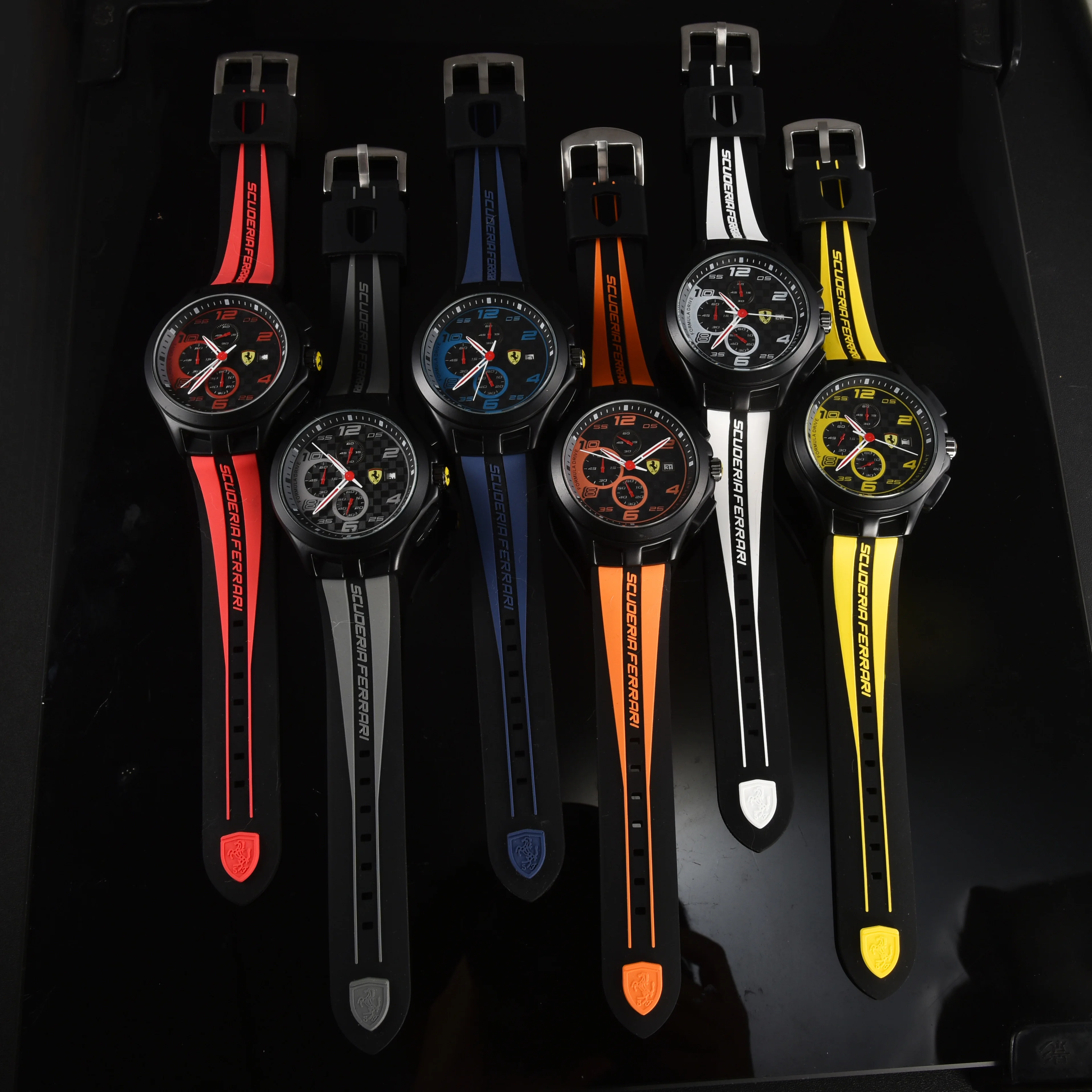 لفيراري سبورت ساعة كوارتز رجالية LED عرض مزدوج التقويم رجالي ساعات رقمية مقاوم للماء مضيئة كرونوغراف رجل ساعة