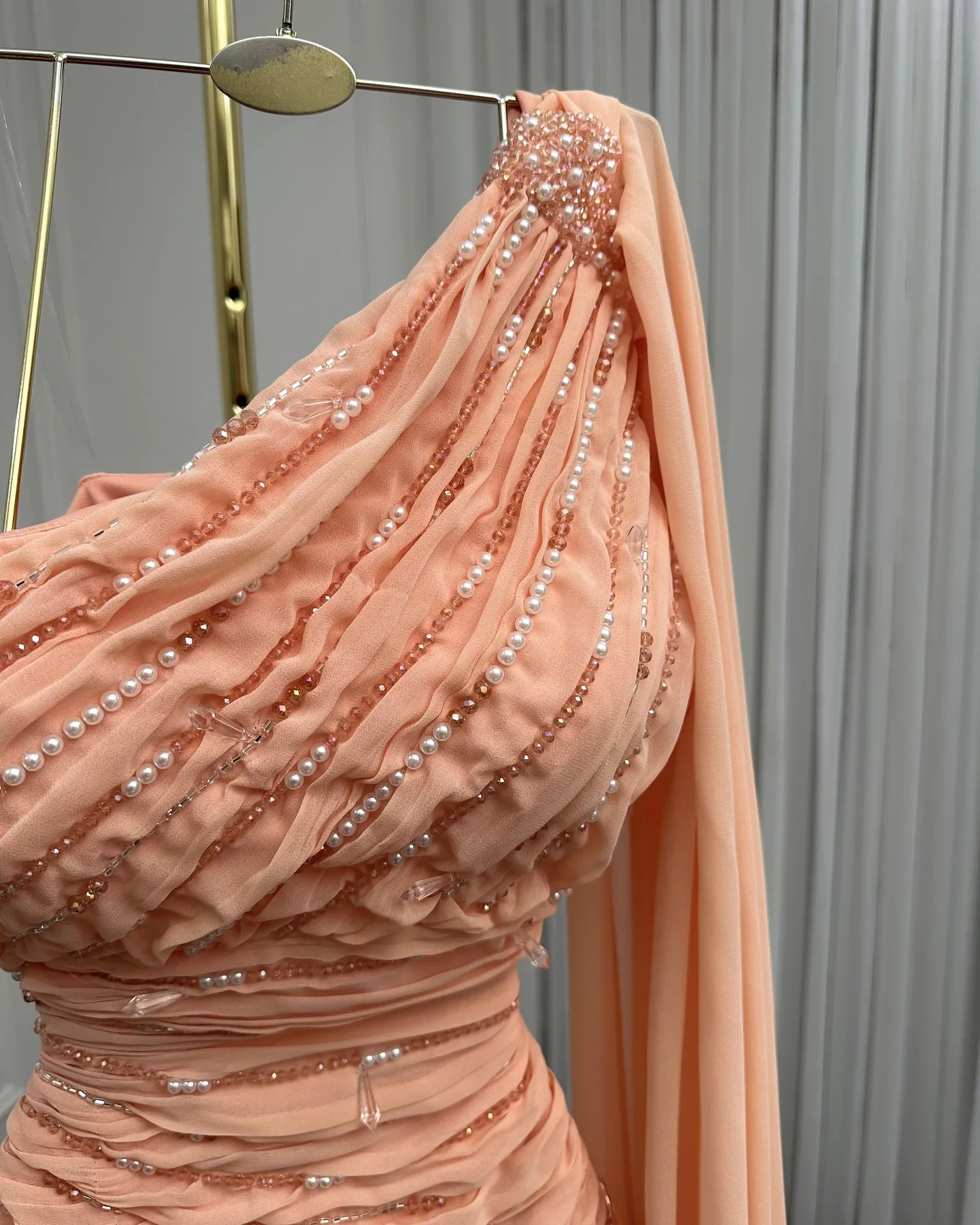 Customized Evening Dress Exquisite Chiffon One Shoulder Sleeveless Prom Gowns Simple Straight Beading Ruched Party Dresses