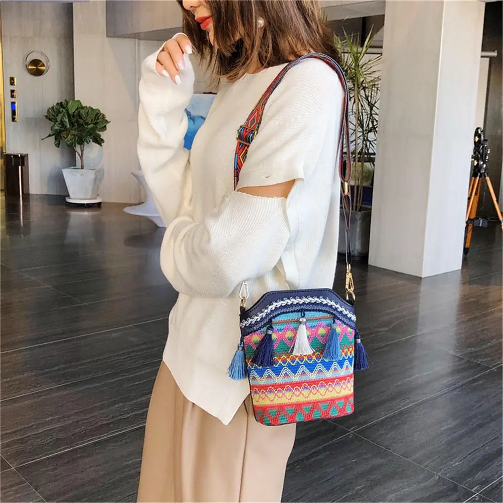 Vintage National Women Messenger Bag Tassel Ethnic Handwoven Crossbody Bag Hippie Sling Shoulder Bags For Ladies Small Handbag