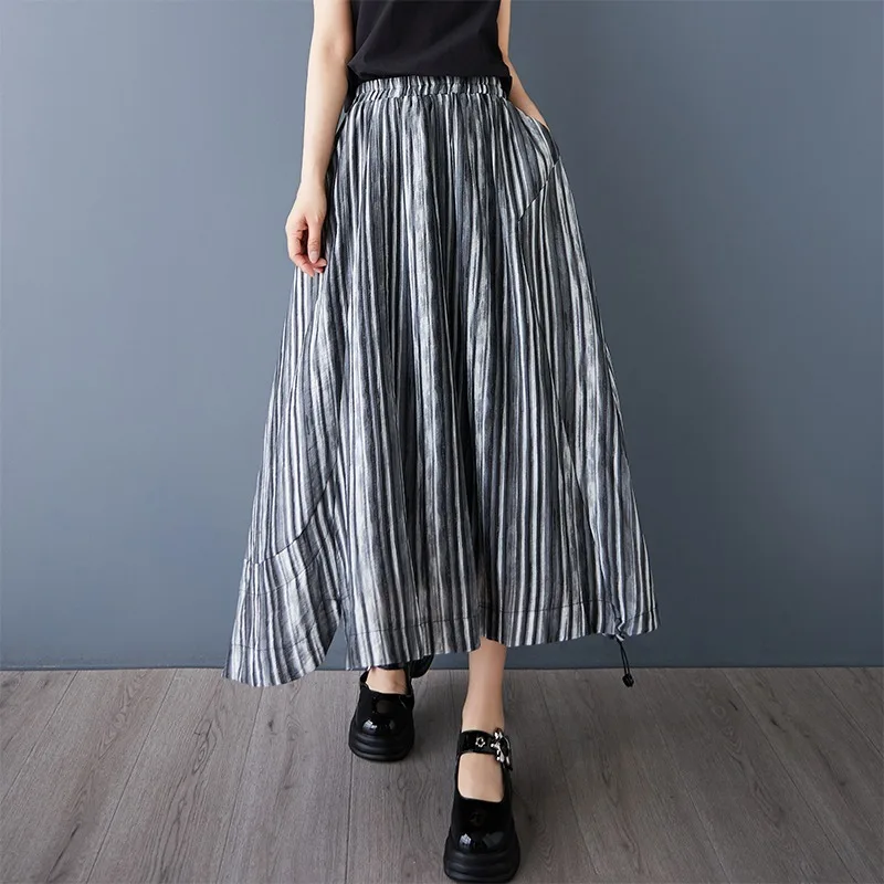 

Japanese niche design, striped temperament, slimming half skirt, loose casual hem, drawstring elastic skirt
