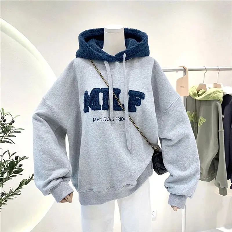 เสื้อสเวตเตอร์โอเวอร์ไซส์ลายปะติดสำหรับผู้หญิง สไตล์ลำลองใส่สบาย เนื้อผ้านุ่ม สตรีทแวร์