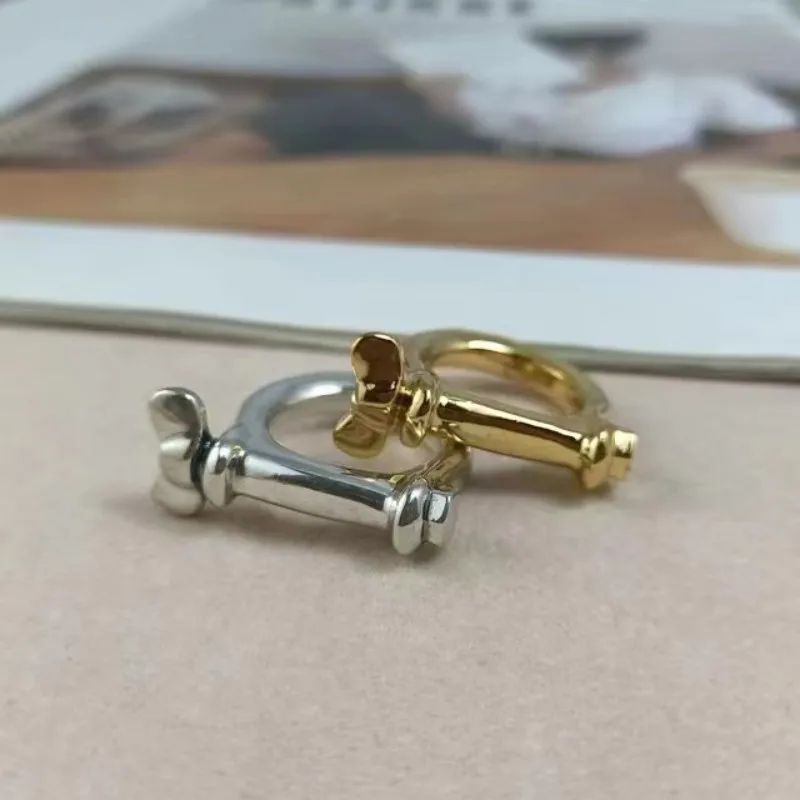 Anel de estilo retrô, tendência de moda europeia e americana mais vendido em 2026, adequado para uso diário por homens e mulheres.