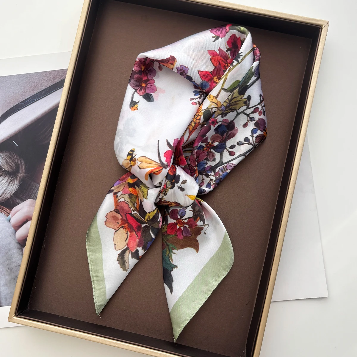 

Роскошный квадратный шарф для женщин, элегантный женский хиджаб, модный шейный платок с цветочным принтом, шаль для путешествий, мягкие шелковые шарфы с имитацией пятен