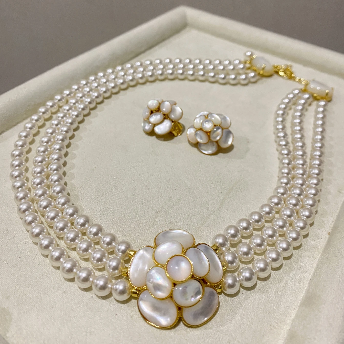 

French Vintage Camellia Pearl Top Quality Multi Layer Necklace Woman Elegant Luxury Jewelry