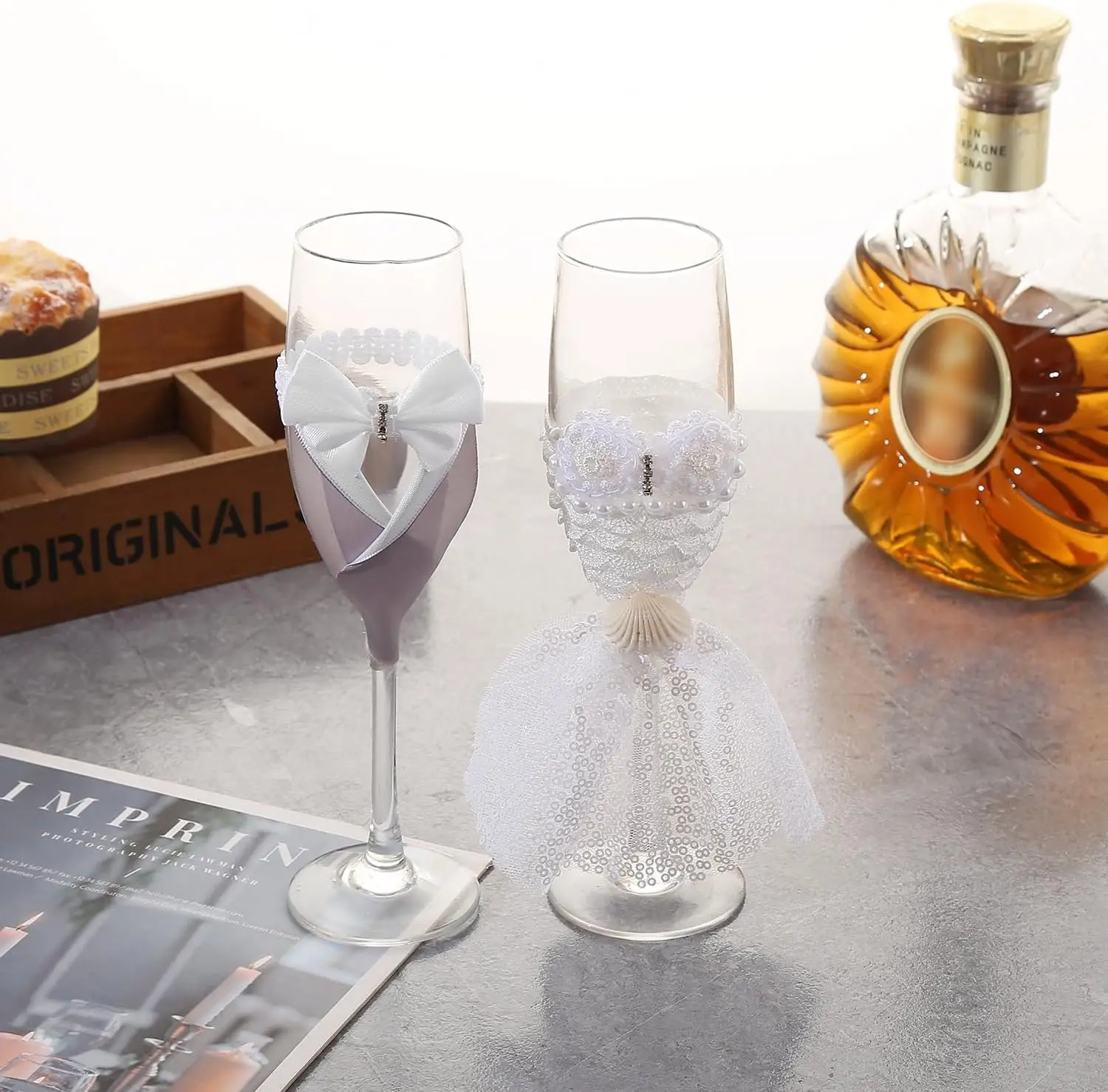 Delicate wedding wine glasses Wedding dress style Champagne glasses Romantic glasses for the bride and groom's banquet