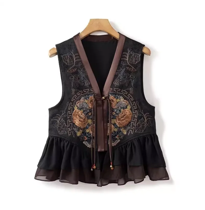 Ethnic style jacquard retro vest with button closure and embroidered shoulder