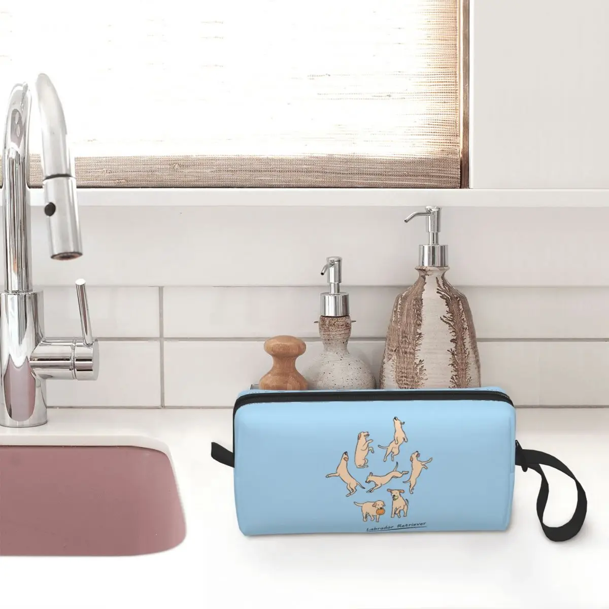 Playing Light Yellow Lab Labrador Retriever Makeup Bag Cosmetic Organizer Toiletry Cosmetic Bag for Women Beauty Travel
